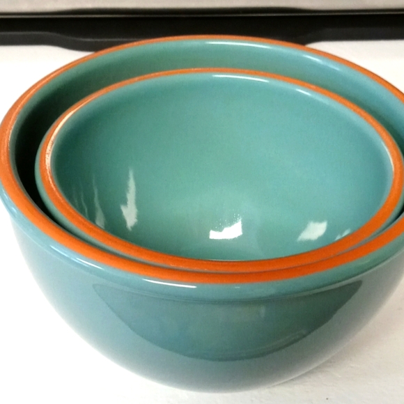 Home Essentials Other - Ceramic Mixing Bowl Set 2 Matching Bowls